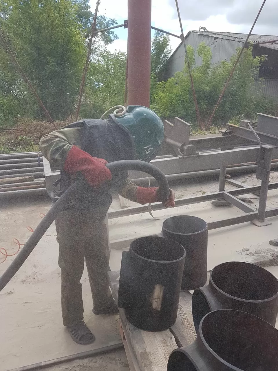 Трійник сталевий перехідний ДН 530х10-325х8 (ДУ 500*300) з дво-тришаровим антикорозійним покриттям (дуже посилений тип)
